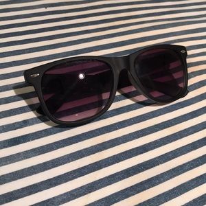 Black sunglasses